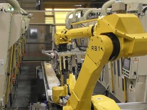 古河精機　ロボット機内搬送